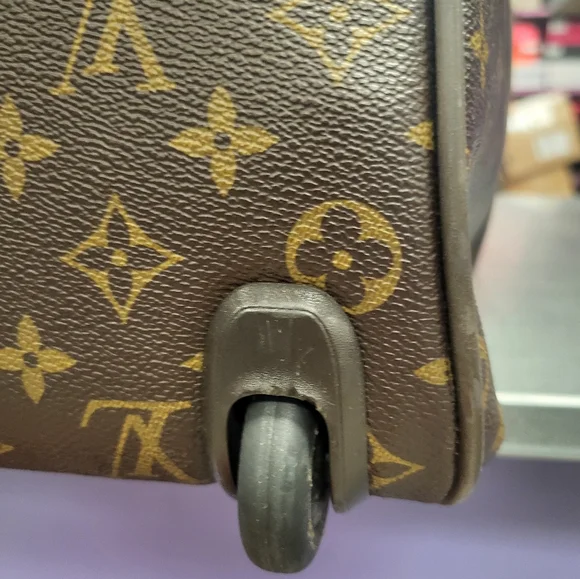 EUC! Louis Vuitton Suitcase - Picture 5 of 9